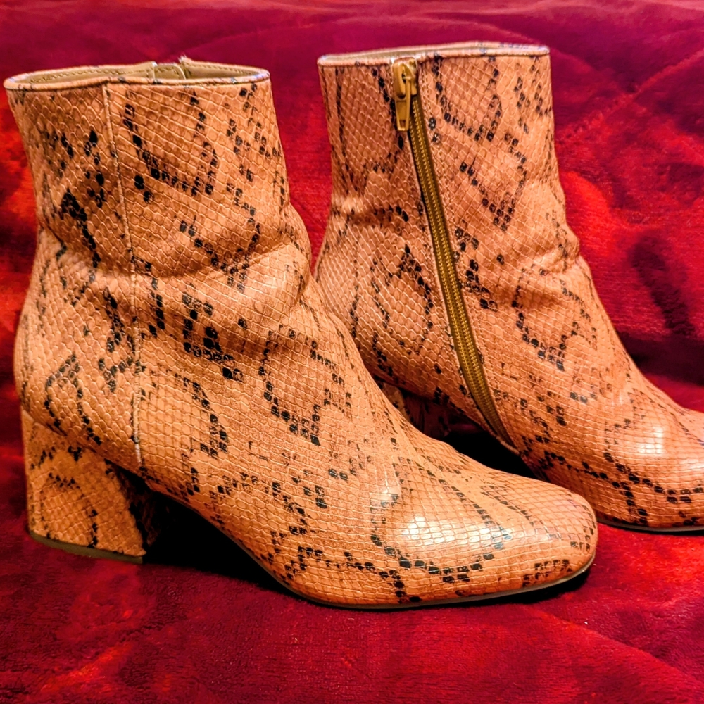 Steve Madden Tan Snakeskin Ankle Boots